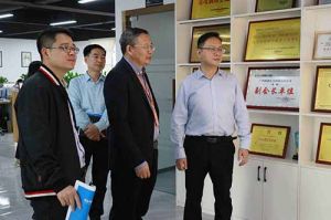 热烈欢迎市政府秘书长林兢一行莅临江南官方网页版_江南（中国）官方集团广西公司考察指导
